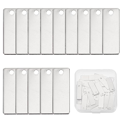 SUNNYCLUE 1 Box 50 Stück Blanko Etiketten Zum Stempeln Edelstahl Stanzetiketten Gravur Nachricht Wort Tag Retangle Stanz Charms Für Die Schmuckherstellung Charms DIY Ohrringe Armbänder Halsketten Bast von SUNNYCLUE