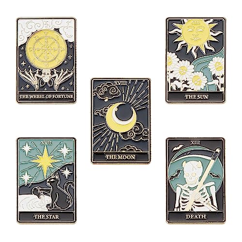 SUNNYCLUE 1 Box Emaille Pins Set Tarot Karte Emaille Pins Sonne Mond Stern Anstecknadel Totenkopf Pin Brosche Halloween Schwarze Katze Gänseblümchen Blumen Broschen Für Damen Herren Rucksäcke Jacken K von SUNNYCLUE