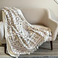 Braune Boho Decke Couch Dekor Aus Gewebter Baumwolle von SUNNYDZYNS