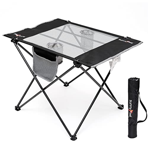 SUNNYFEEL Campingtisch Faltbar Klapptisch Klein Netz-Tischplatte mit Getränkehalter und Seitentasche Beistelltisch für Outdoor Picknick Grill Strand (Schwarz) von SUNNYFEEL