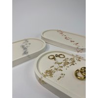 Jesmonite Ovales Dekotablett von SUNNYVIE