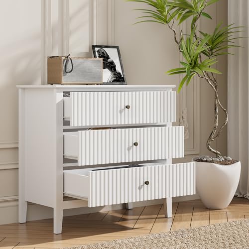 Sunvivi Geriffelte Kommode mit 3 Schubladen, breite Kommode mit Kugellager-Rutsche, moderner Nachttischschrank, Holzkommode mit geräumigem Stauraum für Schlafzimmer, Flur, Wohnzimmer, Kinderzimmer von SUNVIVI