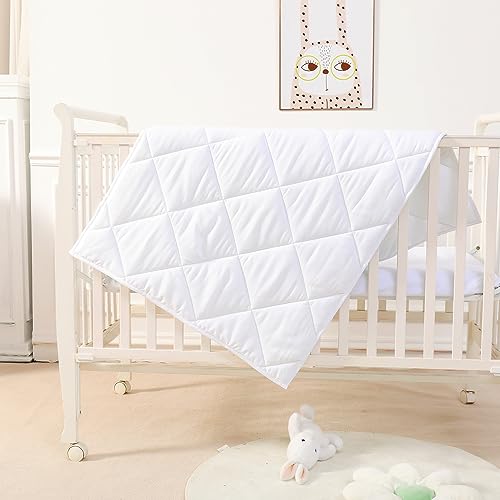 Baby Bettdecke Für Baby - Und Kinderbett 100x135 cm - Warme, Dicke Decke Für Unvergleichlichen Komfort - Bettdecke Geeignet Für Babybett 70x140cm - Ideal bei 17-22°C Raumtemperatur von SUPERBE BEBE