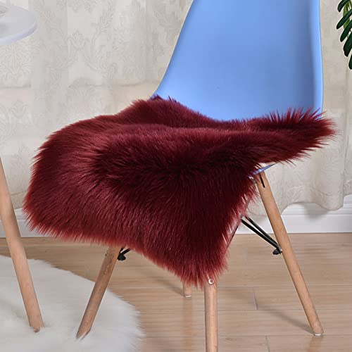 SUXUMHAO Quadratischer Stuhlbezug aus Kunstfell-Schaffell, ultraweich, flauschig, Teppich, zotteliger Wollteppich für Wohnzimmer, Schlafzimmer, Sofa, Weinrot, 50,8 x 50,8 cm SUXUMHAO Quadratischer Stuhlbezug aus Kunstfell-Schaffell, ultraweich, flauschig, Teppich, zotteliger Wollteppich für Wohnzimmer, Schlafzimmer, Sofa, Weinrot, 50,8 x 50,8 cm von SUXUMHAO