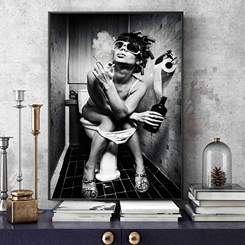 Sexy Frau auf Toilette Wandposter und Druck Frau mit Zigarette Leinwandkunst schwarz weiß Leinwanddrucke für Zuhause Wanddekoration 30 x 50 cm rahmenlos von SXKJ