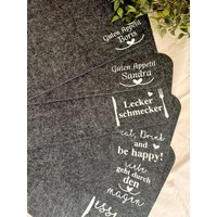 Tischset, Platzset, Filz Untersetzer, Tischset Mit Namen, Spruch, Tischuntersetzer, Dunkelgrau, Guten Appetit, Personalisiert Tischset, Platzset, Filz Untersetzer, Tischset Mit Namen, Spruch, Tischuntersetzer, Dunkelgrau, Guten Appetit, Personalisiert von Saargeplotter