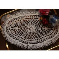 Zierdeckchen, Gehäkelt, 27x41 cm, Weiß Zierdeckchen, Gehäkelt, 27x41 cm, Weiß von SabinesStrickwaren