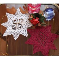 Zierdeckchen-Set, Gehäkelt, Sternenhimmel, Weiß Und Weinrot, 24x20 cm von SabinesStrickwaren
