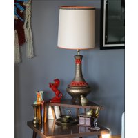 Mid-Century Modern Orange Und Gold Lampe Mit Original Schirm Grandmillennial Dekor Gaudy Glam Stil von SablesCoolStuff