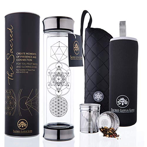 Die heilige Glas-Tee-Trommel mit Infuser für lose Blatt oder Eistee. Cold Brew Kaffee oder Obst Wassermacher. Reiseflasche und perfektes Geschenk 14oz Soulful Design. Schön verpackt + umweltfreundlich Die heilige Glas-Tee-Trommel mit Infuser für lose Blatt oder Eistee. Cold Brew Kaffee oder Obst Wassermacher. Reiseflasche und perfektes Geschenk 14oz Soulful Design. Schön verpackt + umweltfreundlich von Sacred Lotus Love