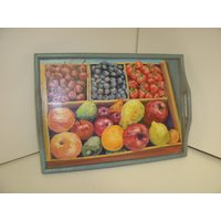 Serviertablett Aus Holz Verziert Mit Bemalten Früchten Serviertablett Aus Holz Verziert Mit Bemalten Früchten von SacredProfaneMundane