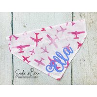 Flugzeug Hundehalstuch, Bestickt, Pilot, Flugbegleiter, Luftkraft, Personalisiert, Reisen, Bandana, Flugzeuge, Über Dem Halsband von SadieAndBeanBoutique