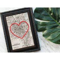 Adirondacks Herzkarte | Benutzerdefinierte Karte Geschenk Für Ihn Hochzeitsgeschenk Vintage Map Print Von Handbesticktem Herz von SadieandJunebug