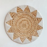 Bananenblatt Wandteller Wanddekoration Mit Makramee Boho Stern von SaeHomeDecor