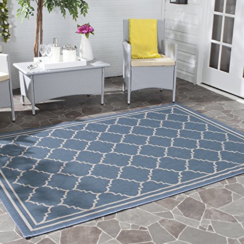 SAFAVIEH Spalier Teppich für Drinnen & Draussen - Courtyard Collection, Kurzer Flor, Blau und Beige, 122 X 170 cm von Safavieh