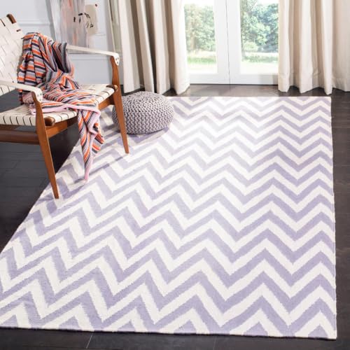 SAFAVIEH Zeitgenössische Teppich für Wohnzimmer, Esszimmer, Schlafzimmer - Dhurrie Collection, Kurzer Flor, Lila und Elfenbein, 152 X 244 cm SAFAVIEH Zeitgenössische Teppich für Wohnzimmer, Esszimmer, Schlafzimmer - Dhurrie Collection, Kurzer Flor, Lila und Elfenbein, 152 X 244 cm von Safavieh