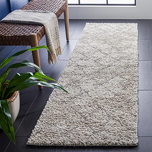 SAFAVIEH Zottelig Teppich für Wohnzimmer, Esszimmer, Schlafzimmer - Berber Shag Collection, Kurzer Flor, Creme und Hellgrau, 69 X 244 cm SAFAVIEH Zottelig Teppich für Wohnzimmer, Esszimmer, Schlafzimmer - Berber Shag Collection, Kurzer Flor, Creme und Hellgrau, 69 X 244 cm von Safavieh