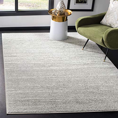 SAFAVIEH Modern Ombre Teppich für Wohnzimmer, Esszimmer, Schlafzimmer - Adirondack Collection, Kurzer Flor, Hellgrau und Grau, 155 X 229 cm von Safavieh