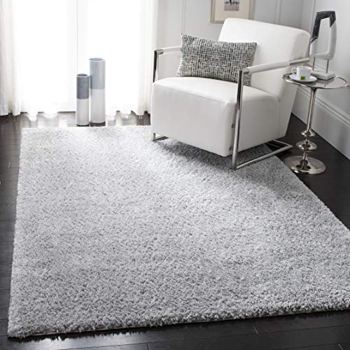 SAFAVIEH Zottelig Teppich für Wohnzimmer, Esszimmer, Schlafzimmer - August Shag Collection, Kurzer Flor, Silber, 91 X 152 cm SAFAVIEH Zottelig Teppich für Wohnzimmer, Esszimmer, Schlafzimmer - August Shag Collection, Kurzer Flor, Silber, 91 X 152 cm von Safavieh