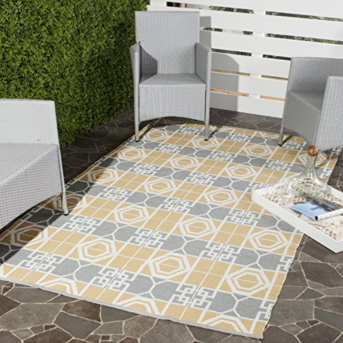 SAFAVIEH Geometrisch Teppich für Wohnzimmer, Esszimmer, Schlafzimmer - Recycled Plastic Collection, Kurzer Flor, Beige und Grau, 91 X 152 cm von Safavieh