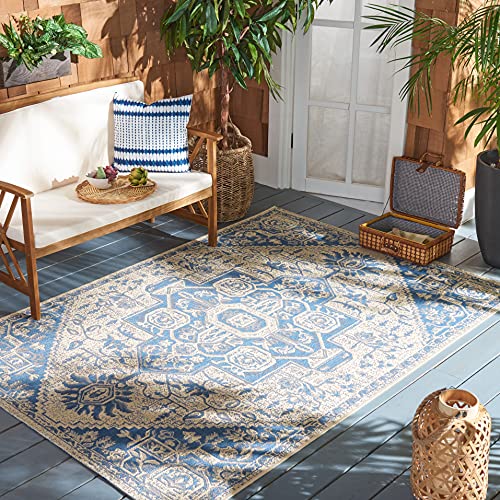 SAFAVIEH Medaillon Teppich für Drinnen & Draussen - Beachhouse Collection, Kurzer Flor, Blau und Creme, 91 X 152 cm von Safavieh