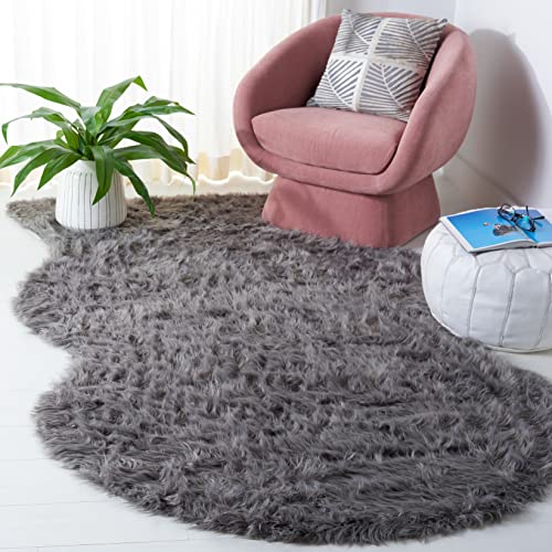 SAFAVIEH Schafsfellimitat Teppich für Wohnzimmer, Esszimmer, Schlafzimmer - Faux Fur Collection, Hoher Flor, Grau, 152 X 244 cm von Safavieh