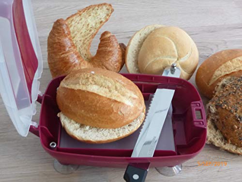 Safetycrumb Work - Brötchen Schneidehilfe mit Sicherheitsmesser | Brötchenmesser inkl. Krümelfang | perfekter Schnitt dank Schnittführung | mit einer Hand bedienbar | ab 4 Jahren geeignet Safetycrumb Work - Brötchen Schneidehilfe mit Sicherheitsmesser | Brötchenmesser inkl. Krümelfang | perfekter Schnitt dank Schnittführung | mit einer Hand bedienbar | ab 4 Jahren geeignet von Safetycrumb