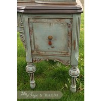 Verkauft | Blauer Antiker Shabby Chic Kreide Bemalt Distressed Vanity Desk, Antik Shabby Chic Lady Es Desk Dressing Table, Mahagoni Schreibtisch von SageandBalmInteriors
