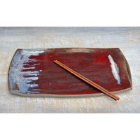 Handgemachte Keramik-Servierplatte, Rot-Weiße Große Servierplatte, Handgefertigte Sushi-Platte Aus Steingut, Käseplatte, Sushi-Geschenk-Platte von Sahici
