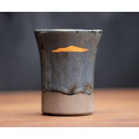 Handgemachte Keramik Tasse, Grau Und Echte Gold Becher, Einzigartige Kunsthandwerker Keine Henkel Keramik, Geschenk von Sahici
