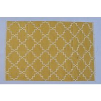 Handgewebter Kelim Teppich Aus Baumwolle in Gelb Und Weiß Handgewebter Kelim Teppich Aus Baumwolle in Gelb Und Weiß von SahjadCarpets