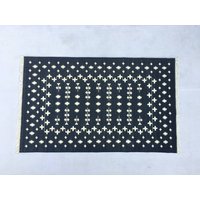 Mehrere Größen Baumwolle Schwarz Und Weiß Handgemachte Teppich Dhurrie - Hand Gewebt von SahjadCarpets