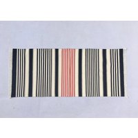 Mehrere Größen Läufer Baumwolle Handgemachte Teppich - Rot, Weiß Und Schwarz von SahjadCarpets