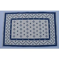 Off White Und Indigo Blau Baumwolle Handgefertigt Modern Design Teppich - Flach Weben Handgewebt Kilim Teppich von SahjadCarpets