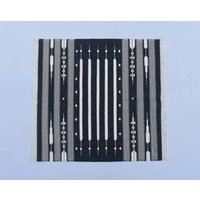 Quadratisch Schwarz Weiß Handgemachte Streifen Modern Design Teppich - Schöner Quadratisch Schwarz Weiß Handgemachte Streifen Modern Design Teppich - Schöner von SahjadCarpets