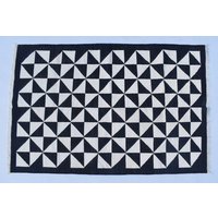Schwarz-Weiß Baumwolle Handgemachter Moderner Streifen Teppich - Flacher Web- Und Handgewebter Kelimteppich von SahjadCarpets