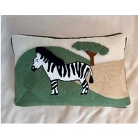 "Handgefertigtes Safari Tier Kissen "Punch Needle/Punsch Nadel" von SakuraPunchDesign