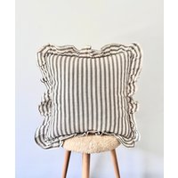 Weicher Leinen Rüschen Kissenbezug - Handgefertigtes Neutrales Dekoratives Designer Graues Streifen Kissen Bauernhaus Dekor von SakuraPunchDesign