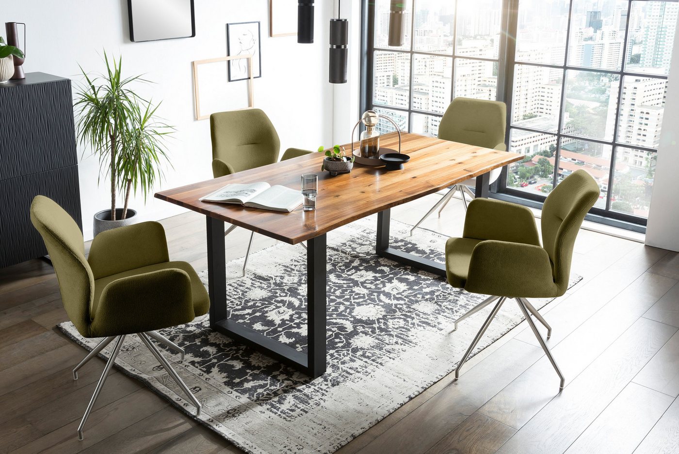 SalesFever Essgruppe Stilvolle Tischgruppe, (Set, 5-tlg), 5-teiliges Set: Tischplatte mit Baumkante, rostfreies Edelstahlgestell von SalesFever