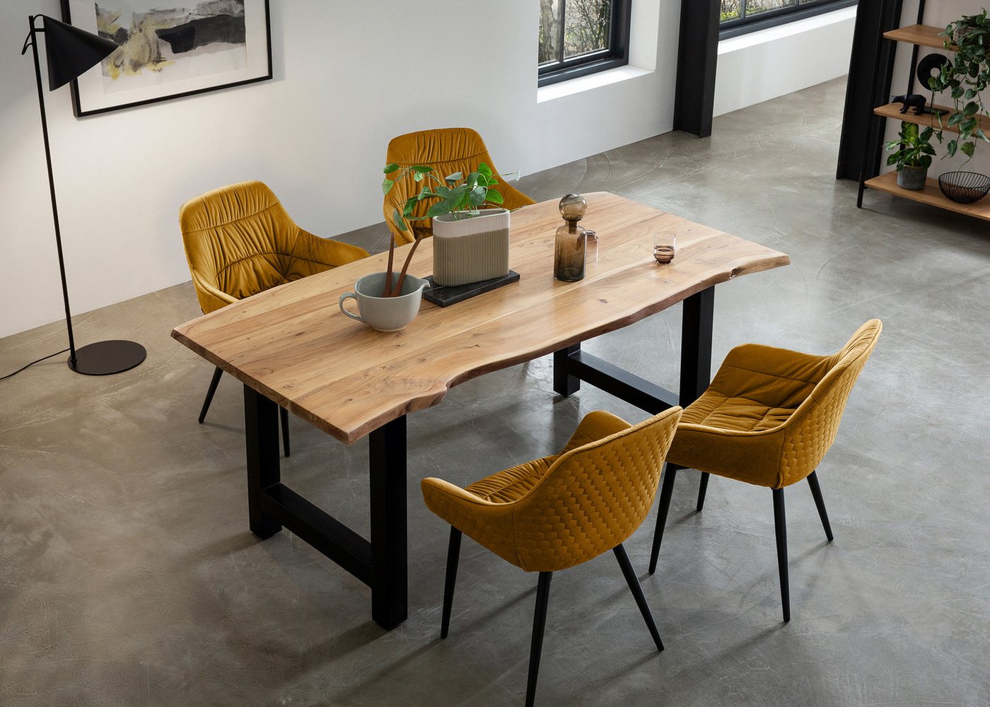 SalesFever Essgruppe Esszimmerausstattung aus Holz und Metall, Essgruppe im stilvollen Look mit 4 Stühlen SalesFever Essgruppe Esszimmerausstattung aus Holz und Metall, Essgruppe im stilvollen Look mit 4 Stühlen von SalesFever