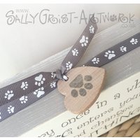Ab Und Zu.... Handgefertigtes Regal Aus Holz Für Einen Hundeliebhaber von SallyGristArtwork