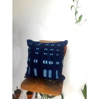 Boho Mudcloth Pillow Cover - 18 "x 18" Farbstoff Blau Kelim Square Kissenbezug Bereich Teppich Für Couch von SalvationPillows