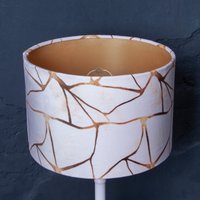 Lampenschirm Samt Weiß & Gold - Marmor-Optik Luxuriöser Stofflampenschirm Für Hänge- Und Stehlampen von SamaManufaktur