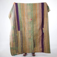 Throw Kantha - Atemberaubend, Nachhaltig Und Vielseitig Dieser Überwurf Kantha Wurde in West Bangal Von Hand Bestickt von SamanStudioShop