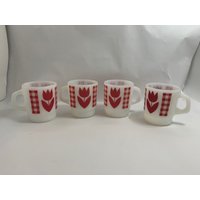 Termocrisa Milk Glass Red Tulip Mug Set Of 4, Vintage Gingham Print Coffee Mug von SamsFunkyFinds