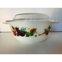 Vintage Pyrex England Auflaufform Mit Deckel, Gemüse Muster Kleine Auflaufform, 15 cm Bäcker Toskana von SamsFunkyFinds