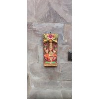 Handgefertigte Holz Laxmi Statue Rustikale Hindu Göttin Wanddekoration von Samsartexport