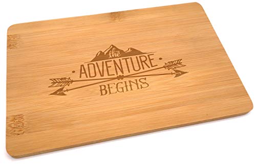 Samunshi® Holzbrett mit Gravur Adventure Begins Camping aus Bambus Brett Schneidebrett klein Brotzeitbrett Holz Schneidebretter Holzbrett Küche von Samunshi
