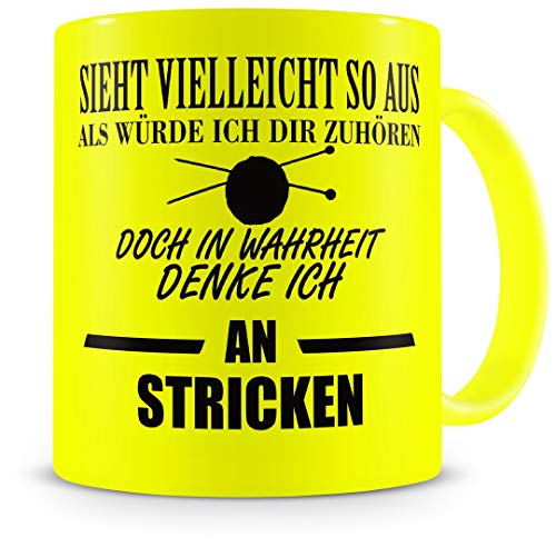 Samunshi® Stricken Tasse mit Spruch Geschenk für Mann Frau Oma oder Opa Kaffeetasse groß Lustige Tassen zum Geburtstag neon gelb 300ml von Samunshi