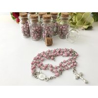 24 Vollformatige Rosenkranz Taufe Gefälligkeiten/Comunion Gefälligkeiten in Kleinen Glasflaschen Rosenkränze/Recuerdos De Bautizo/Rosarios von SanJoaquinCreations